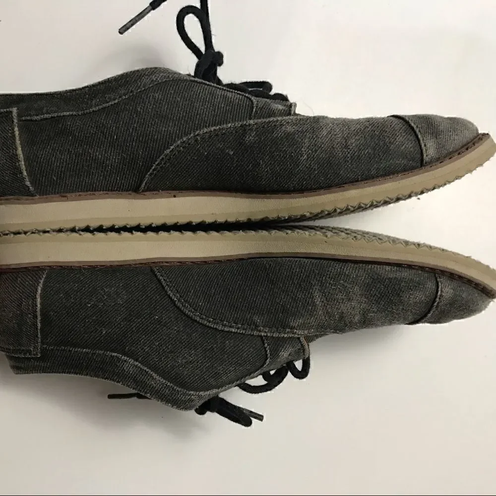Toms lace up sneakers